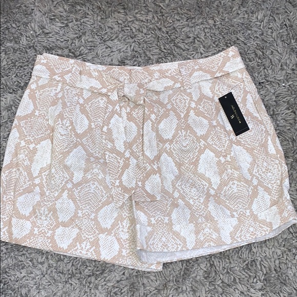 Snake print belted shorts - Picture 6 of 6